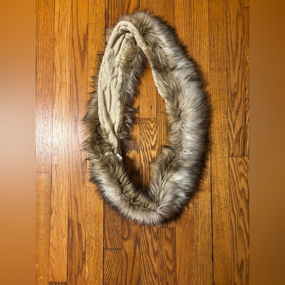 Faux Fur Eternity Scarf - Picture 4 of 9